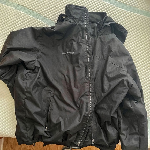 Free Tech Warm winter jacket - Picture 1 of 3